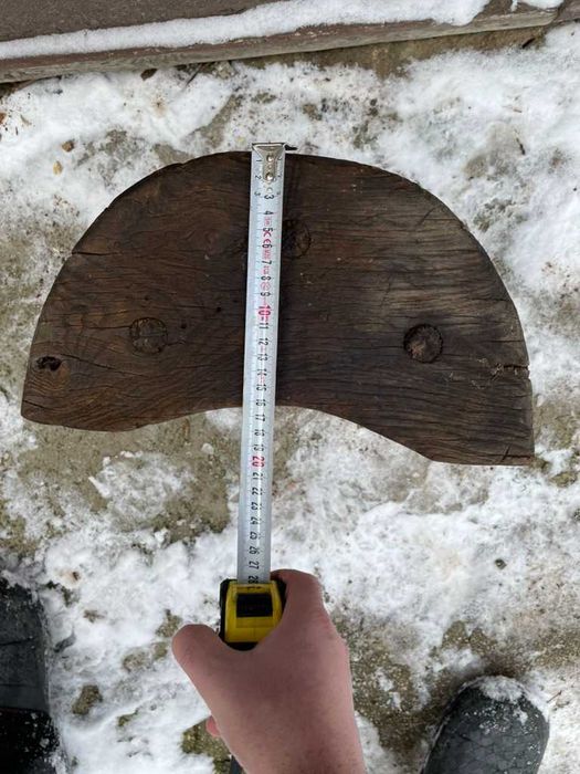 Старинно трикрако столче