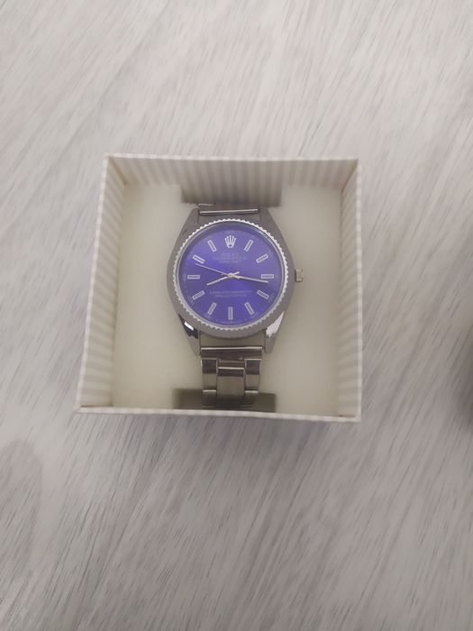 Rolex soat sotiladi 40000soʻm