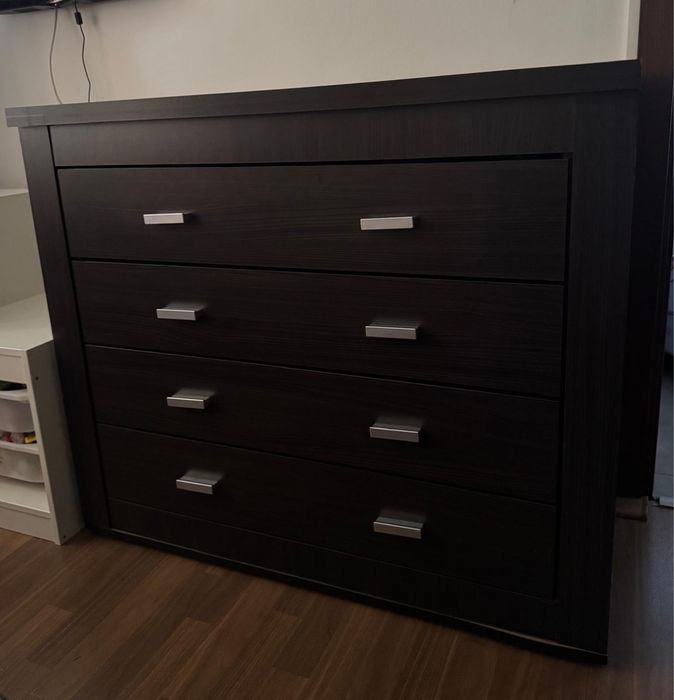 Mobiler , dormitor culoarea wenge