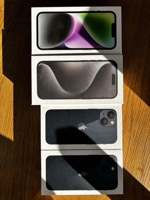 Cutii iPhone originale cu sticker si cheita