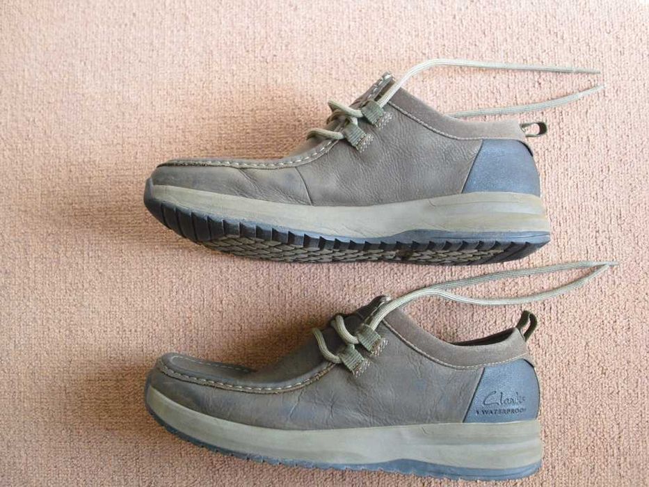 Водоустойчиви обувки Clarks.