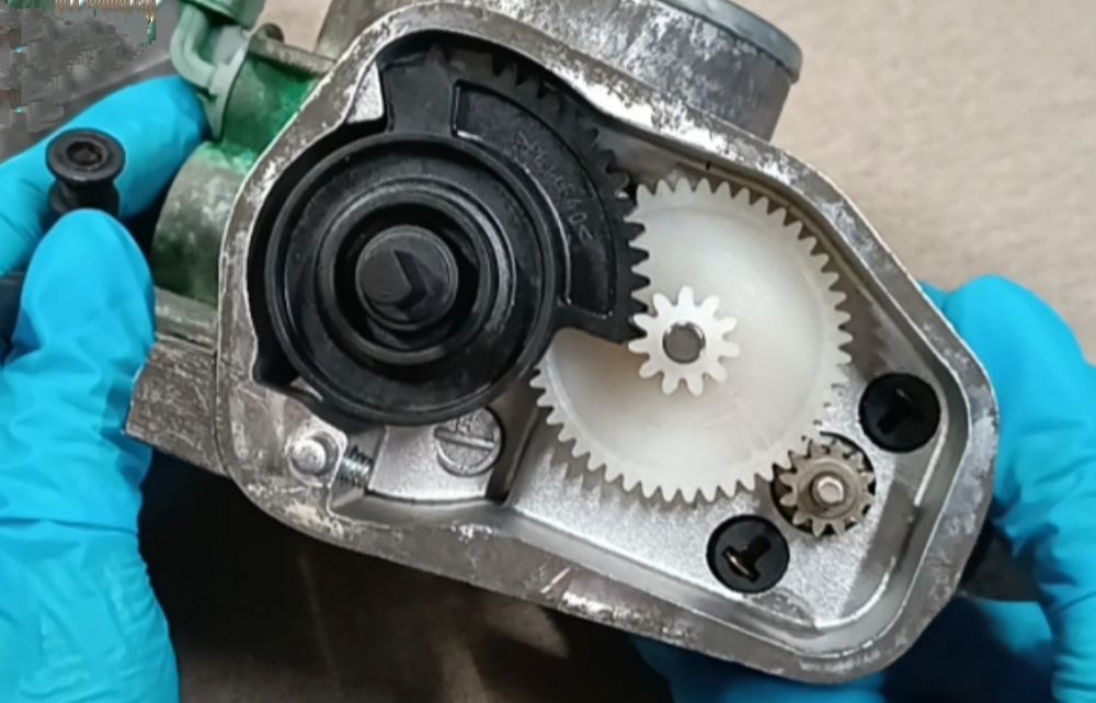 Шестерня дроссельной заслонки Пежо 607