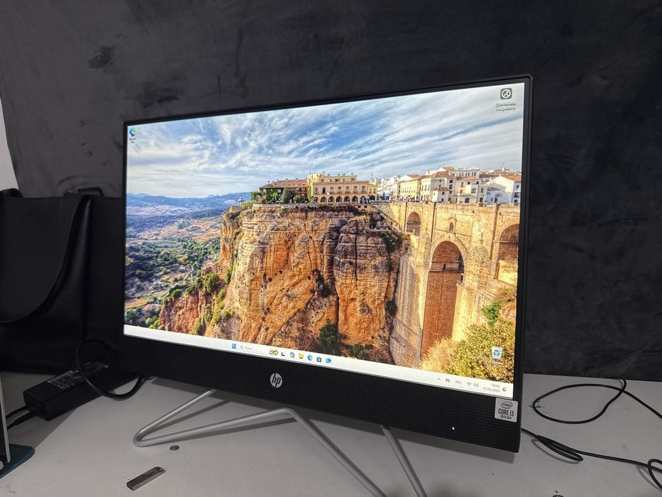 Срочно,новый моноблок hp i3 10th