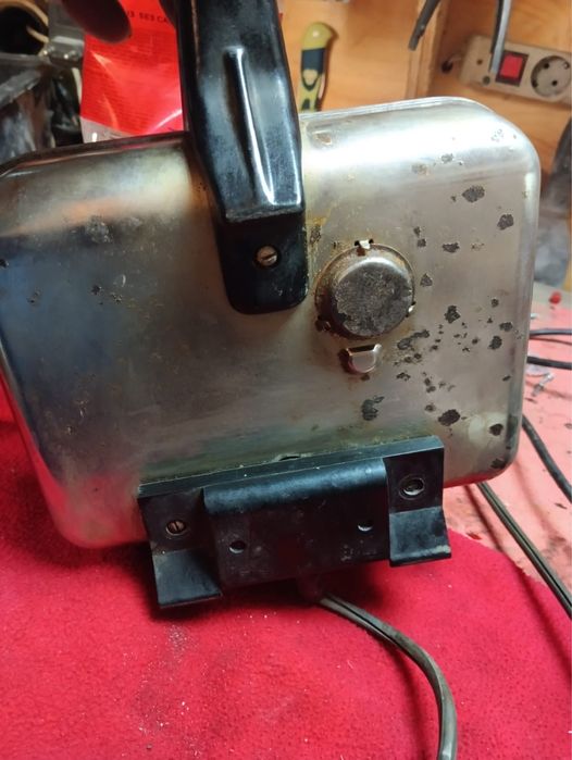 Продам электровафельницу