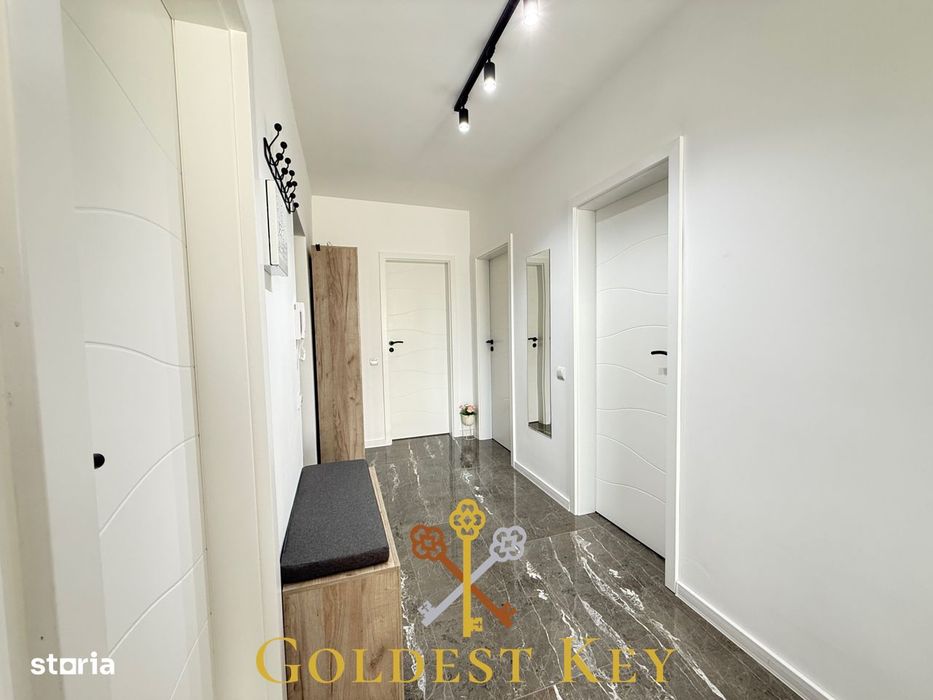 Apartament generos cu 2 camere, balcon, debara si parcare