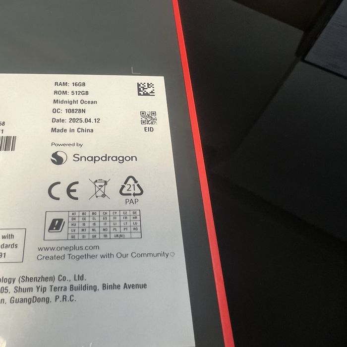 Нов! 2г. гаранция! OnePlus 13 512GB + 16GB RAM Arctic Dawn, Black Ecli