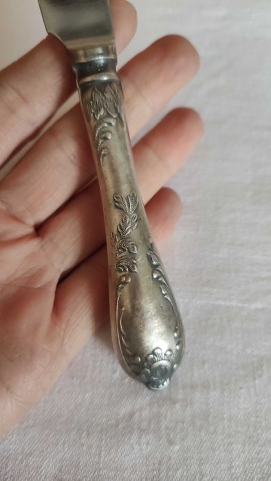 Масивни посребрени ножове от мелхиор