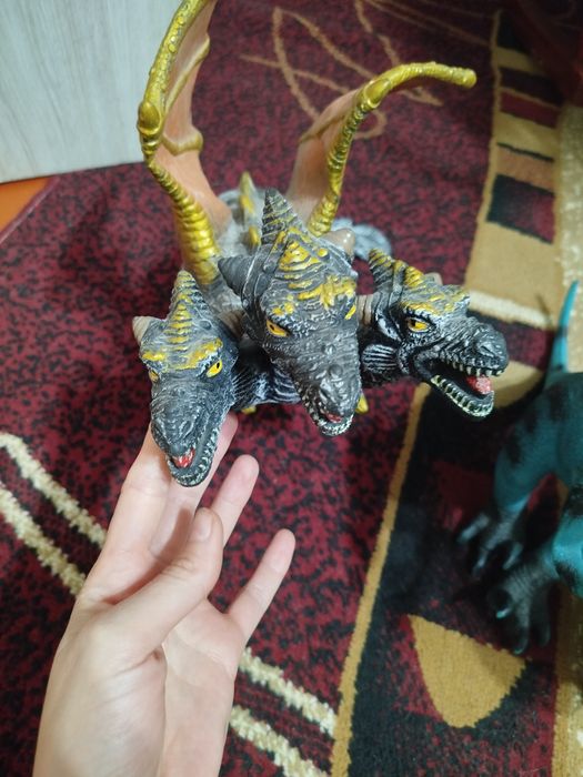 Динозавры  игрушки