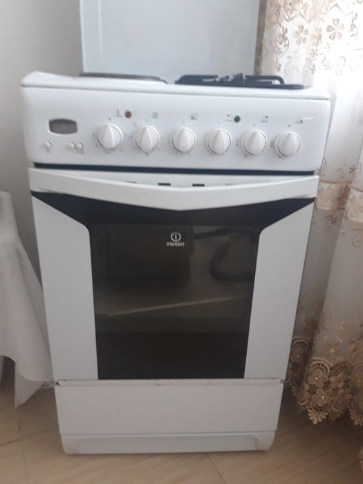 Готварска комбинирана печка на газ и ток- Индезит