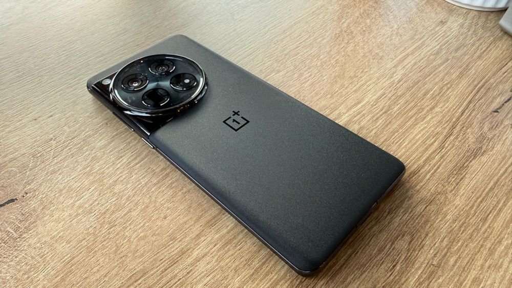 OnePlus 12 / 256GB / 12GB