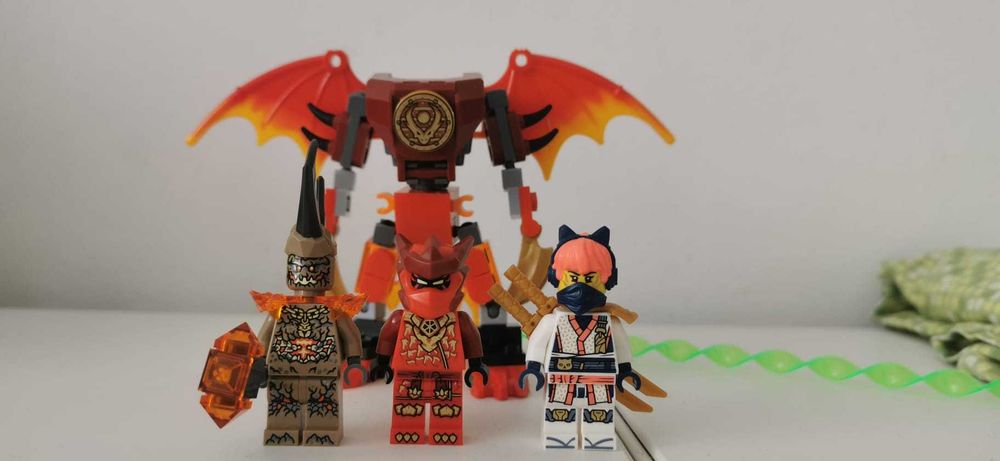 Jucarie Lego Ninjago - Roboti (Jay, Zane, Kai, Mutation Monster)