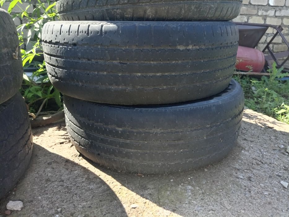 Продам 4 покрышки б/у