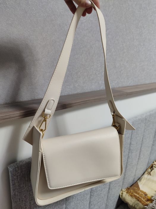 Сумочка новая через плечо