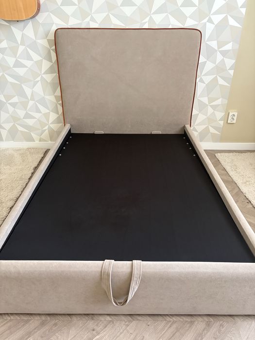 кровать односпальная с матрасом