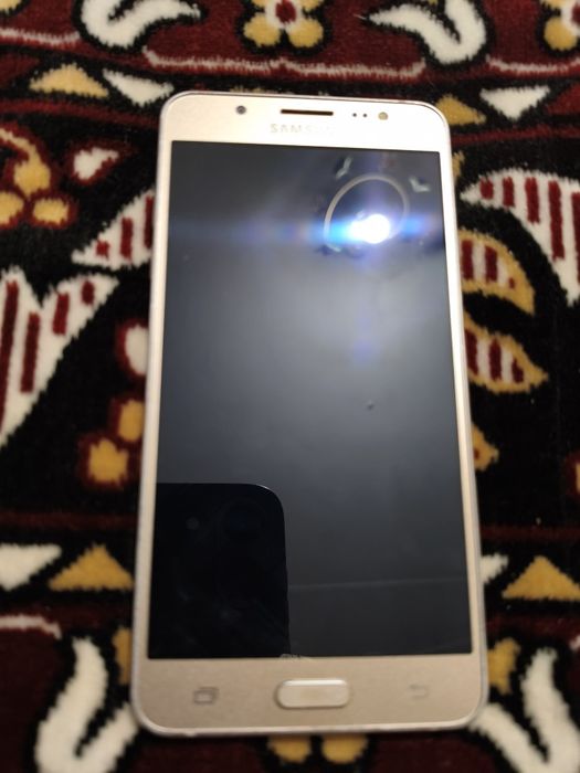 Продам Samsung J5 2016.