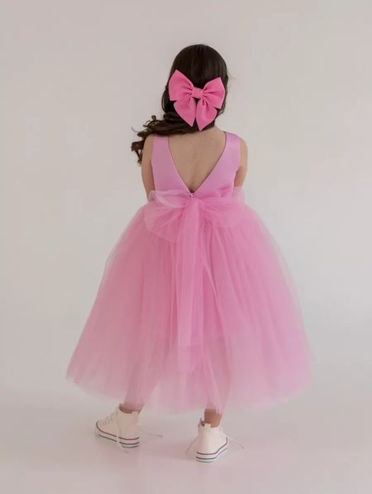 Продам платья праздничные фатин