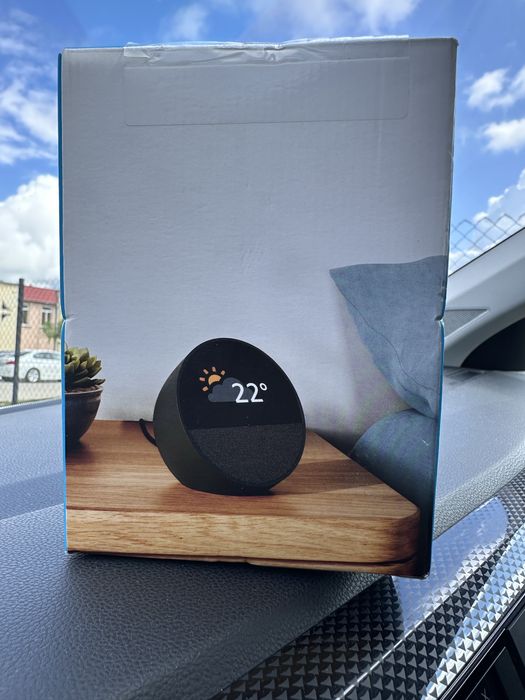Boxa inteligentă Echo spot
