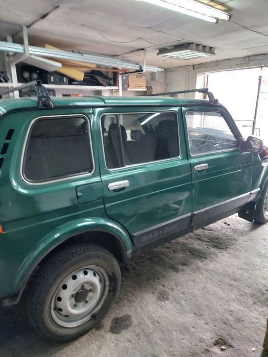 Нива 2131 5 дверная