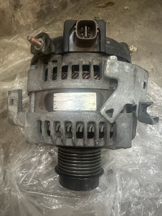 Продам генератор на Камри 40