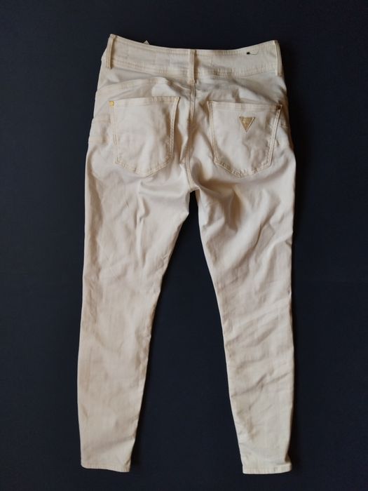 Guess 29 дамски бели дънки