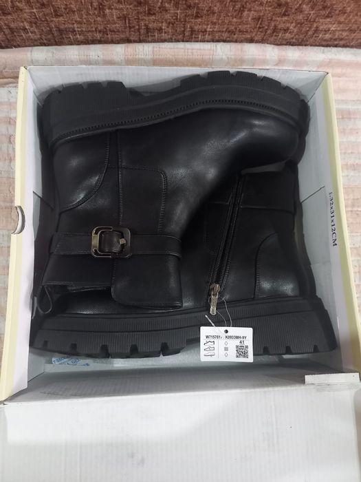 Продам ботинки осенне-весенние