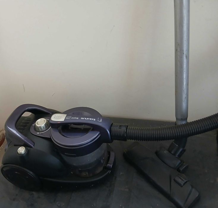 Прахосмукачка TAURUS 2200W
