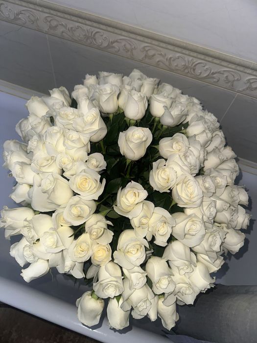 Продам Букеты белых роз