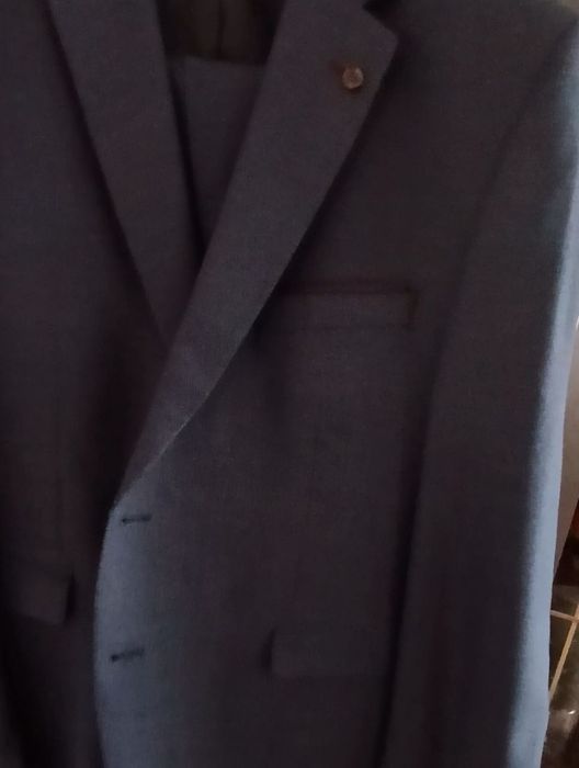 Продам модный костюм