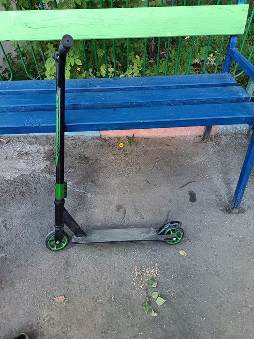 Продам самокат б/у