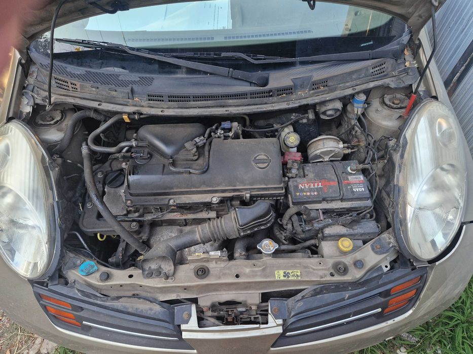 Нисан Микра автоматик, с газ, с шибидах и 2 чифта гуми с джанти.