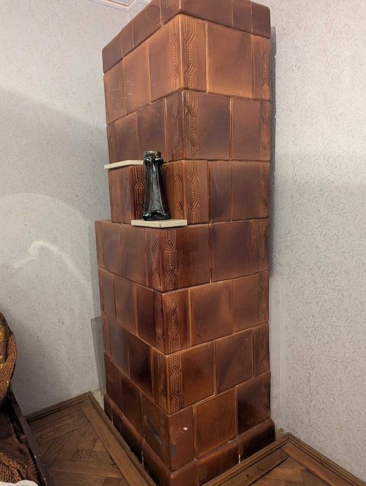 Sobă de teracotă veche, maro închis–completă și solidă. Sau set 4 sobe