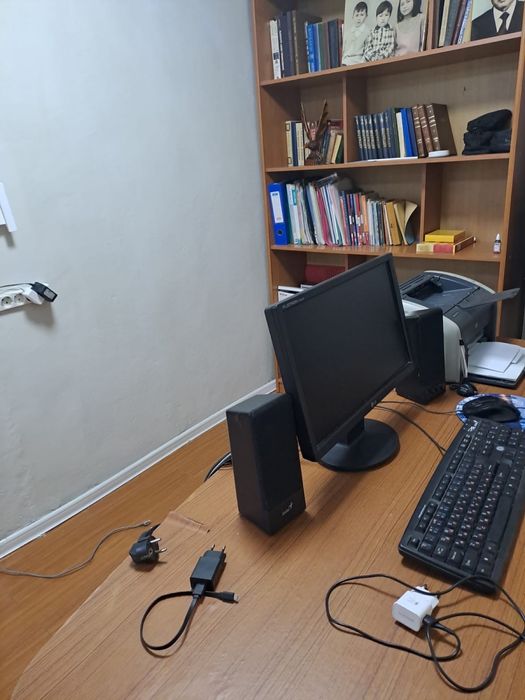 продаю всю мебель вместе с компьютером