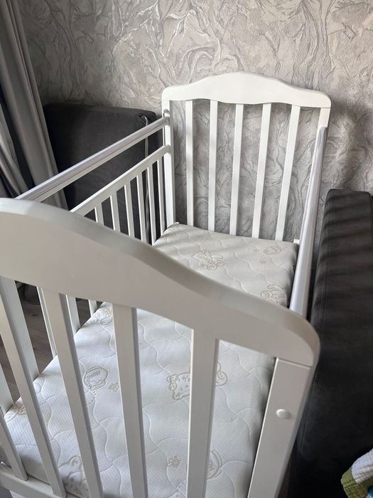 Продам детскую кроватку
