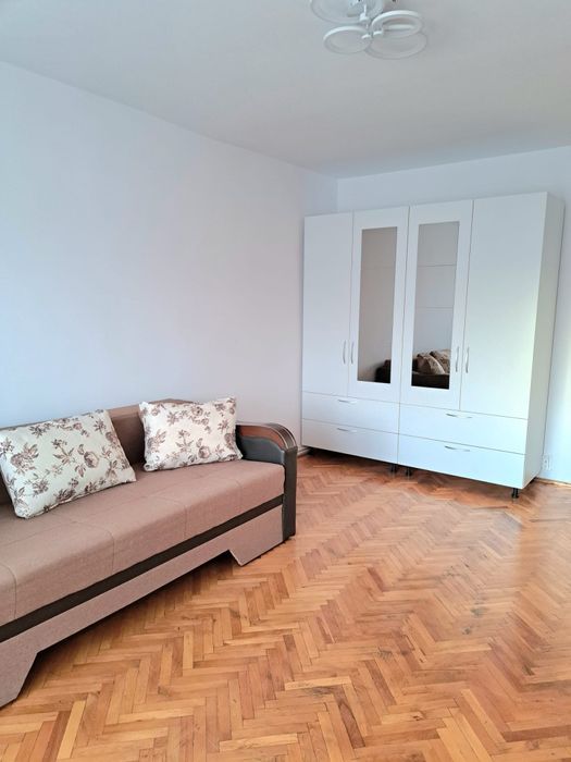 Apartament 3 camere zona Între Lacuri