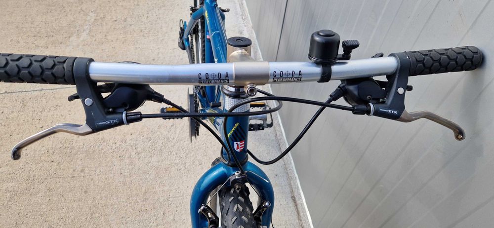 Алуминиев велосипед CANNONDALE колело 26"