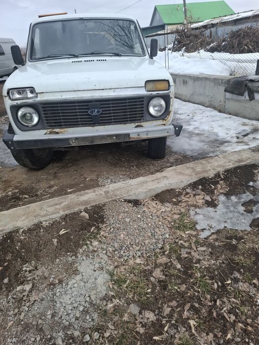 Нива 2121 год 2000