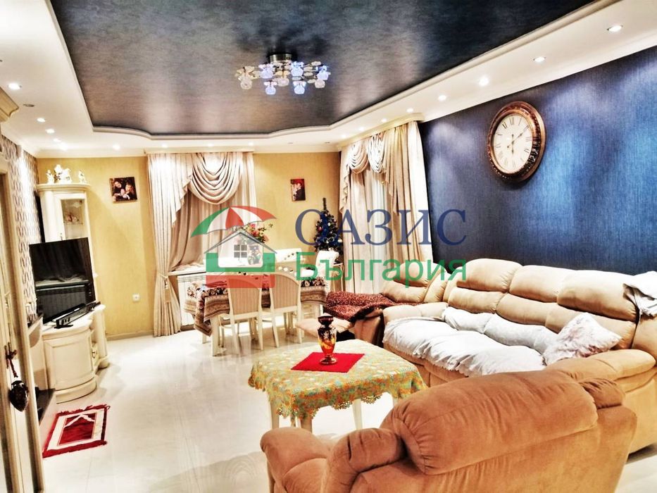 Къща с. Кошарица, България 445 кв. м., върху парцел 1146 кв. м., цена 495 000 евро