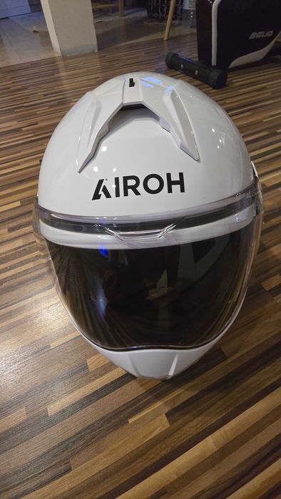 Модуларна каска AIROH