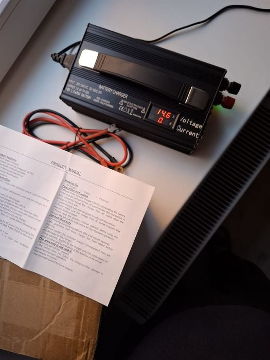 Vînd smart charger 14,6v/40 Ah/80Ah