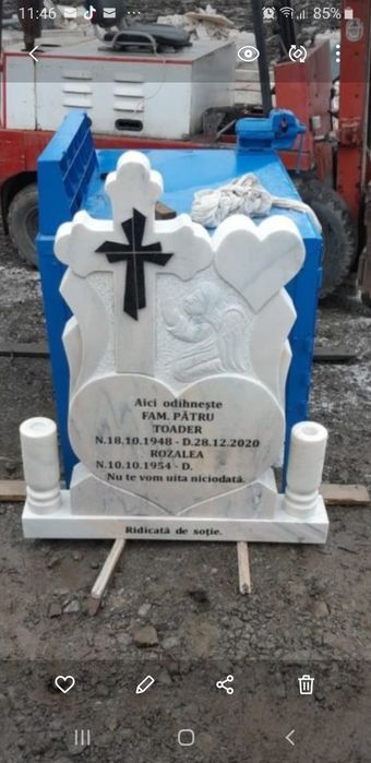 Monumente funerare,cruci de marmură