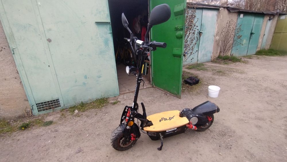 Trotinetă Electrica cu scaun Eflux