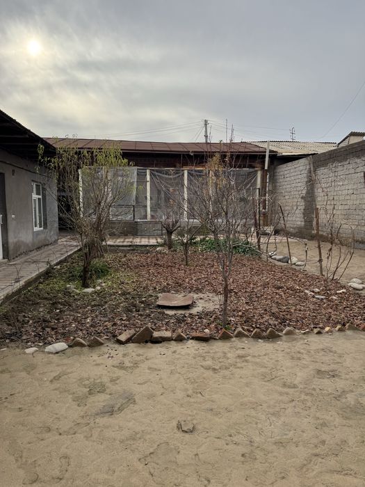 Sergeli tumani beruni mahala2 preyz 3 tupik 6 uy 4 sotu yer gaz su