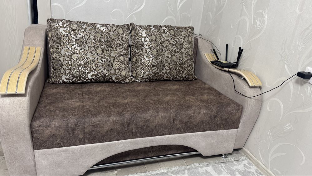 Продается диван в хорошем состоянии
