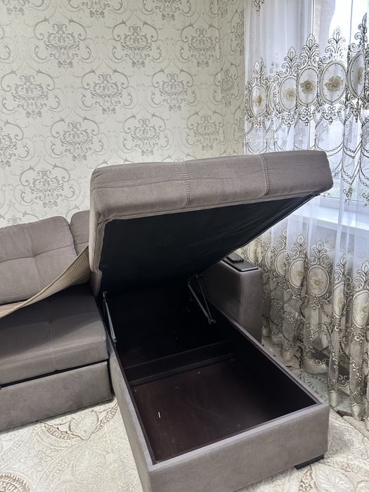 Продам качественный угловой диван