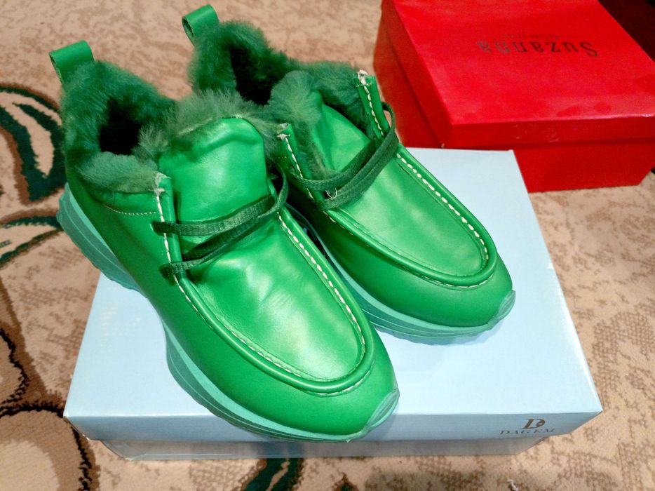 Продам кроссовки