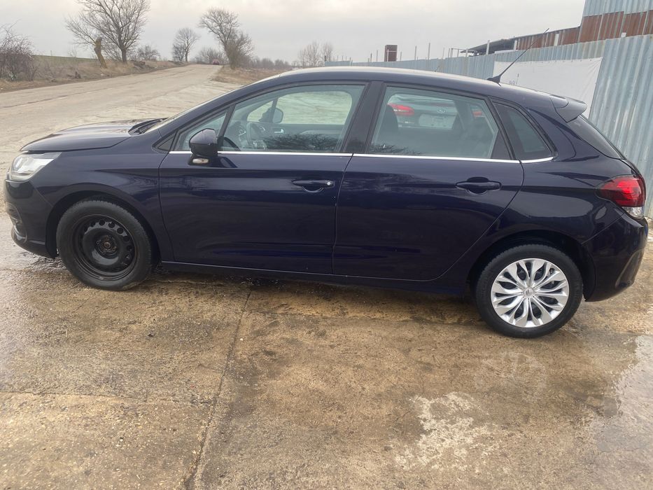 Citroen C4 1.6 Blue HDI, 99 ph., 5sp., engine BHY, 76 000 km.