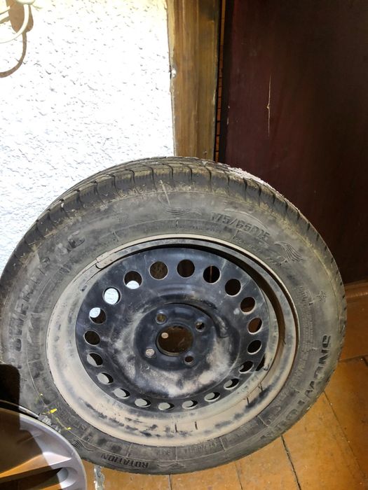 Продам зимние шины, липучка