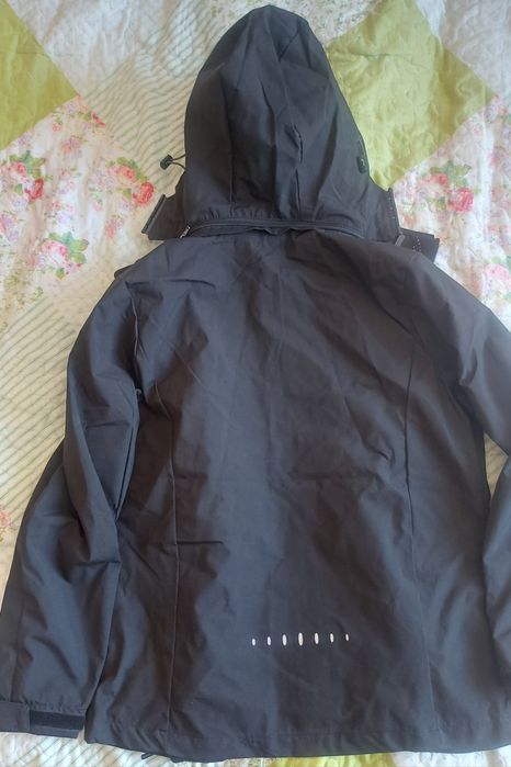Куртка— ветровка
