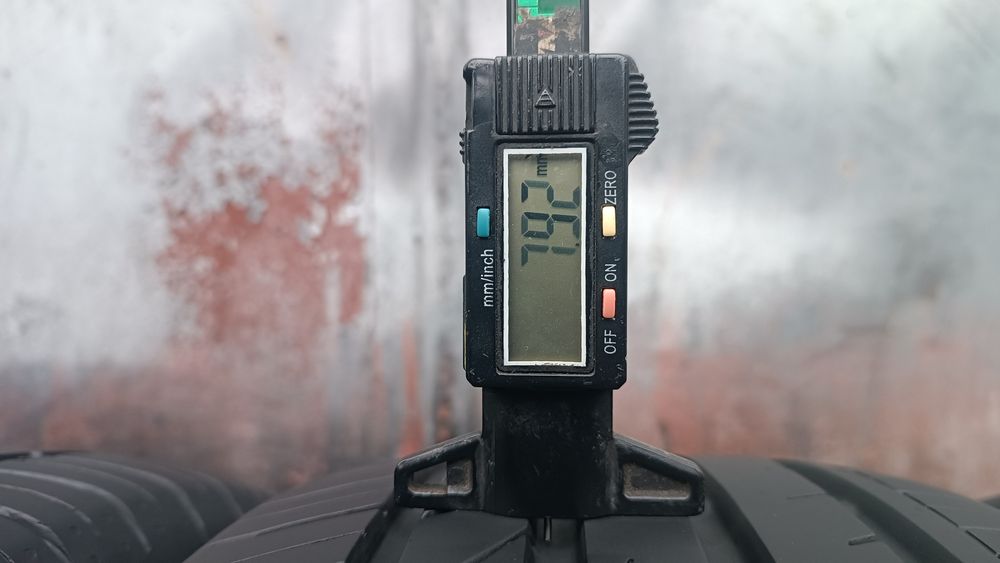 215/55/18 Continental