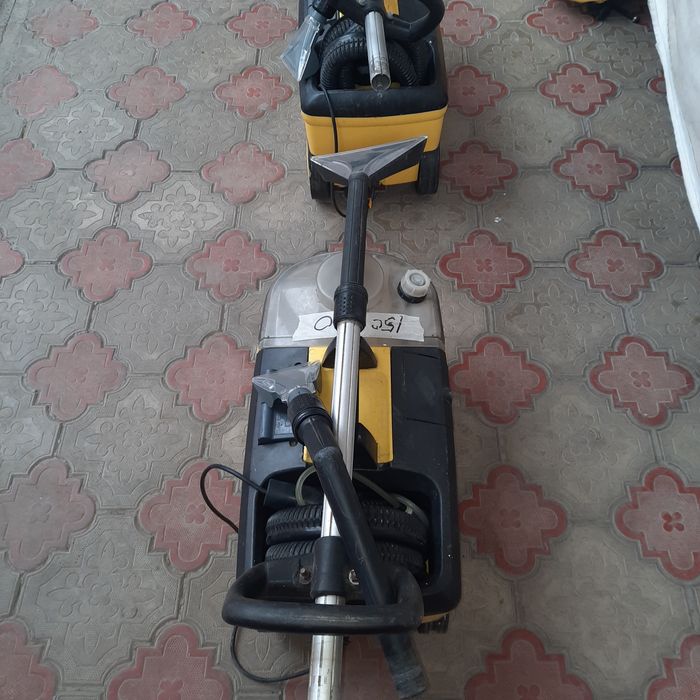 Пылесос моющее. Puzzi 100